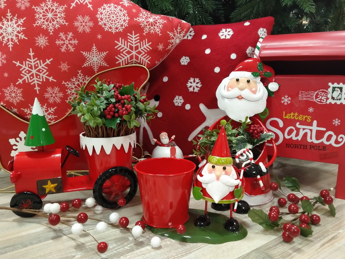 VGGroup's tweet photo. Allegria e buon umore arricchendo gli ambienti di vibrazioni positive per il giorno più festoso del Anno
.
.
#vacchetti #vacchettispa #complementidarredo #natale #natale2020 #christmas #decorazioni #articoli #metallo #latta #tessile #cuscini #albero #decorazioni https://t.co/uWXLSKsSzw