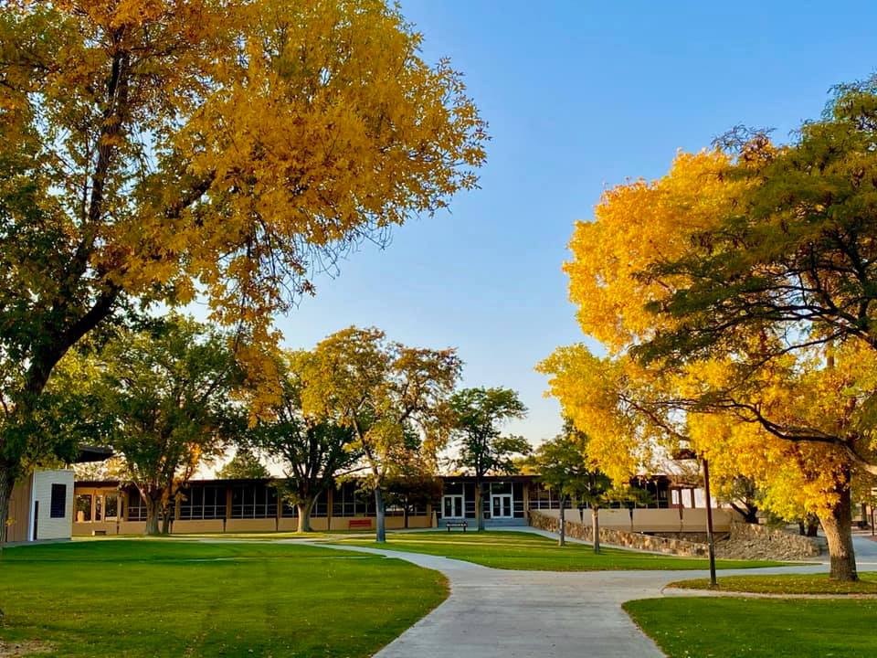 TownofRangelyCO's tweet photo. Town Hall is not the only place in #RangelyColorado enjoying the beautiful colors of #fall. Check out the campus of #CNCC. The colors are so amazing around town. Take a moment to enjoy them. #collegetown #fallcolors #colorfulcolorado #rangelyfallcolors #coloradofallcolors https://t.co/IwONqihxOB