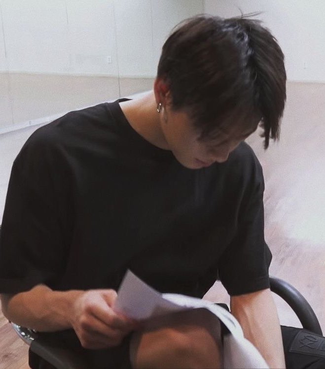 jungkook being a whole boyfriend material— a healing thread