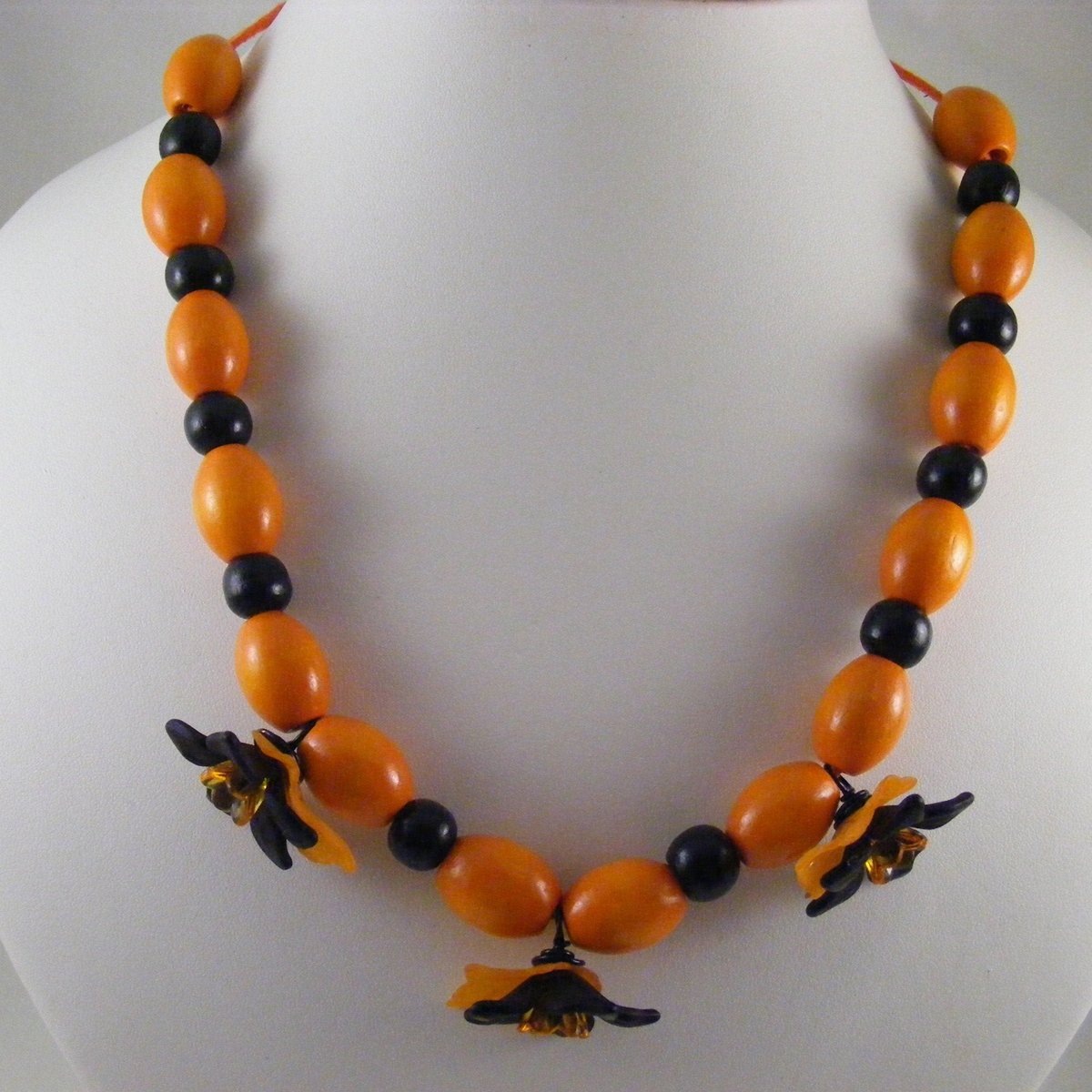 Sharing for Carol Smalley on Etsy
Really love this, from the Etsy shop carolsmalleydesigns. https://t.co/N5wKxbscx7 #etsy #orangenecklace #flowernecklace #necklace #jewellery #jewelry #woodnecklace #orange #black #flowers https://t.co/fBo8wnM2S4