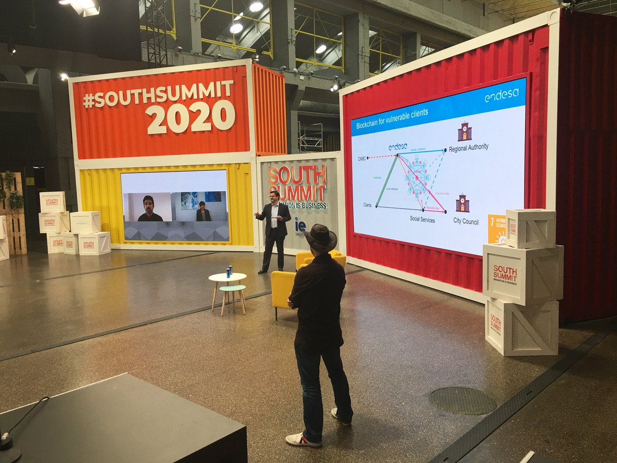 fdo_sandoval's tweet photo. Spanish #startups @Nnergix & @kartenspace at #SouthSummit2020, having a chat with @minguezpp, Head Innovation Market Iberia @Endesa, on how they have worked together with Endesa & @EnelGroup solving #innovation challenges.
#EnelInnovationHubs #OpenInnovability #RockingSummit https://t.co/xiEbb8UNtp