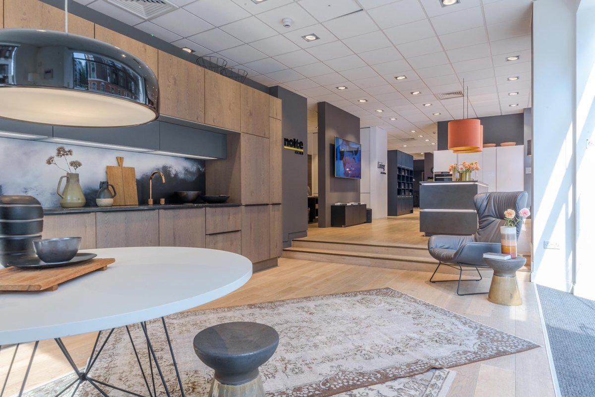 KitchenStoreGrp's tweet image. We are delighted to announce that our London Showroom is now open! 

Take a walkaround in this 90 second video: thekitchenstore.co.uk/london-kitchen…
