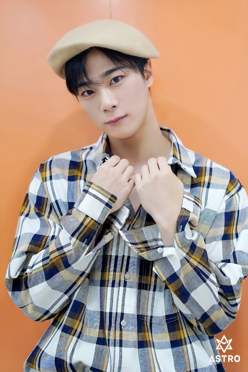  #아스트로    #ASTRO    #AROHA       #여섯개의별    #아스트로의하나뿐인팬    #IN_OUT    #BadIdea    #Moonbin  #MOONBIN_SANHA   |  #문빈_산하    #배드아이디어    #문빈  @offclASTRO