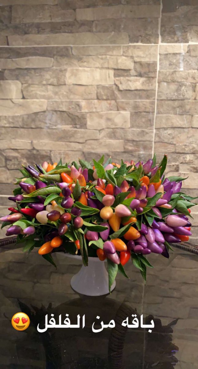 khukha12's tweet photo. @Foz_hamad56  @khozama219  @lovegardening1 @Asmma22 @esraaalshabi باقات من الفلفل زرعتها أختي زكيه في مزرعتها فبارك الله لها ..متعه بصريه ..اتوقع نوعيه نادره 🌿 https://t.co/luE6QKMLy5