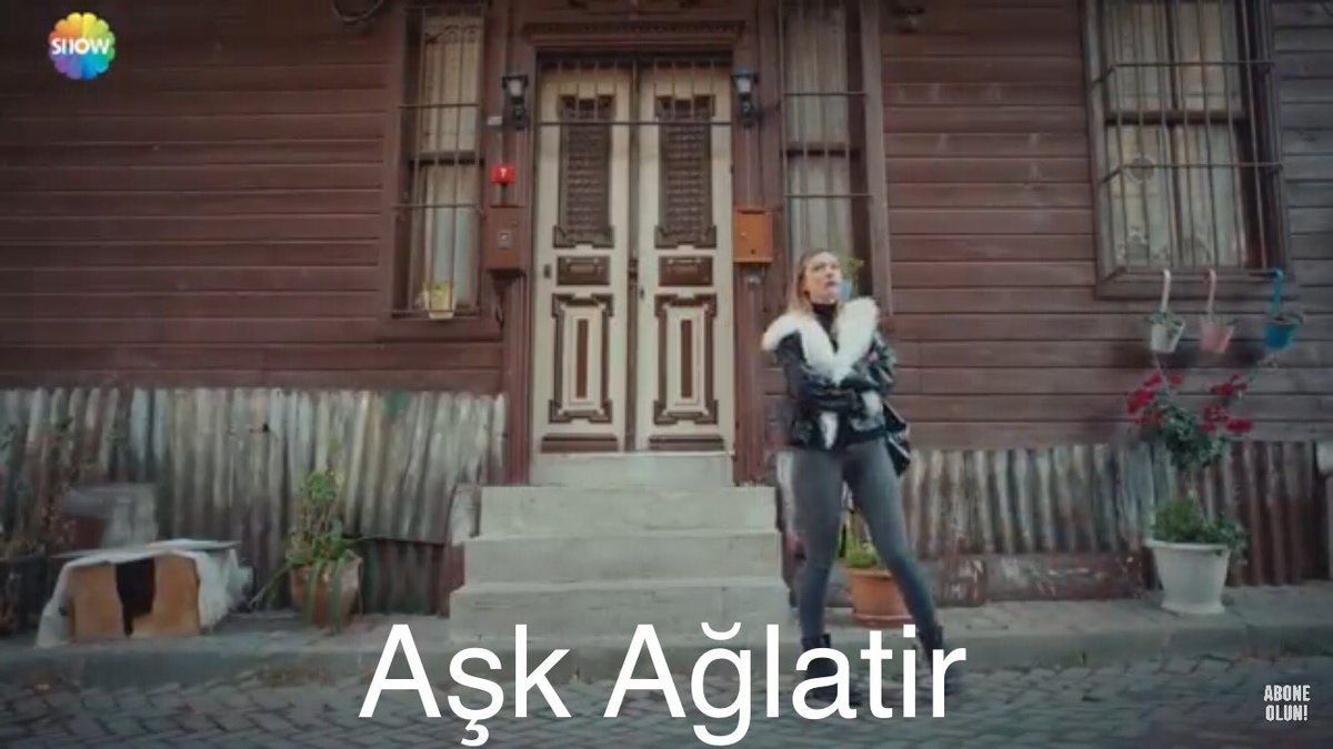  Zeynep vivió un tiempo en casa de Kadir hasta que se mudó con Cemre solo a unos metros, a la misma casa donde vivía Yusuf, protagonista de Aşk Ağlatır.