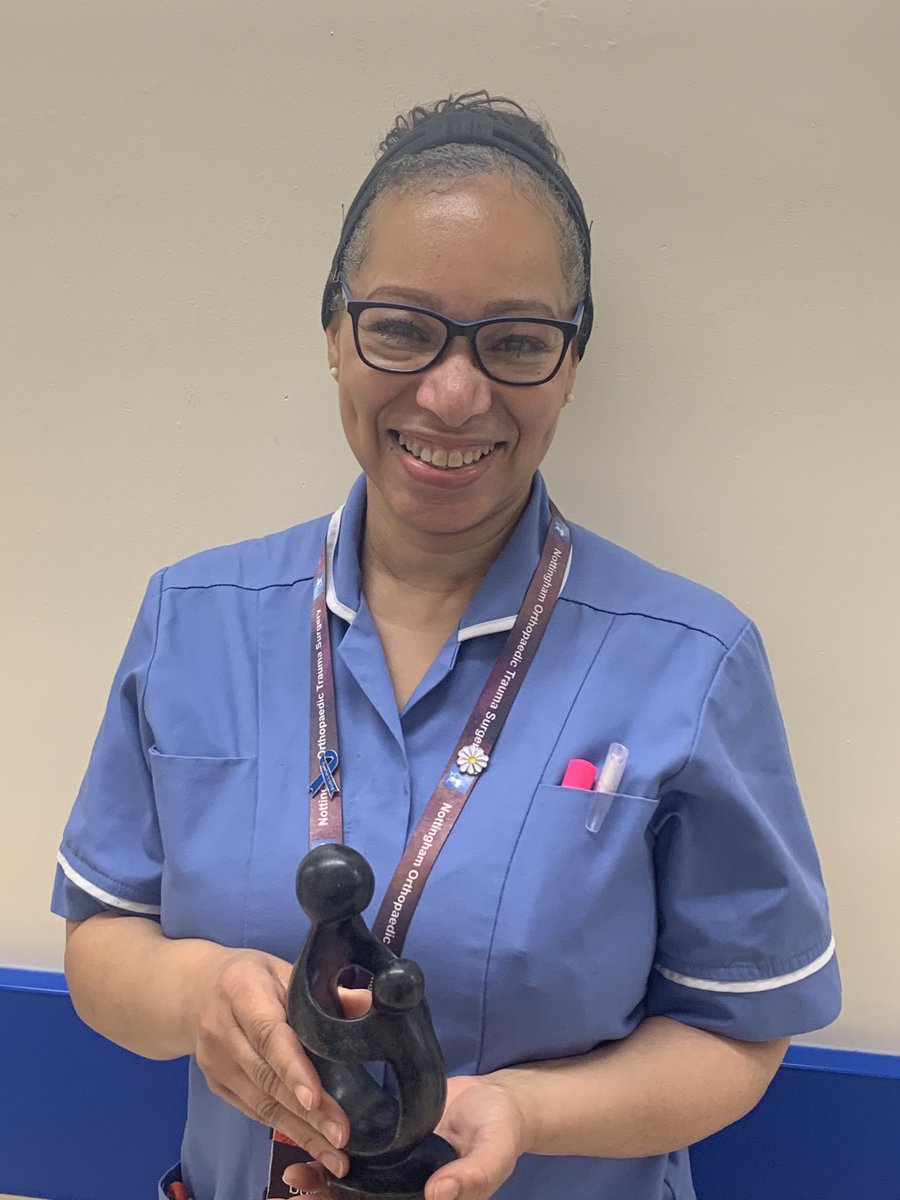 catherine_ph3's tweet photo. How wonderful- Daisy Award ⁦@Fracture_Clinic⁩ fabulous for our Yvonne ⁦@ChiefNurseNUH⁩ ⁦@NUHSurgery⁩ So well deserved 😊 https://t.co/jEhkJEhkVz
