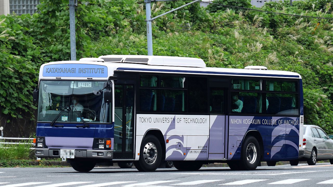 広島好き 同じく日本工学院 東京工科大のスクールバス さすがに古参のｋｌ代の車は見かけませんでした お目当てはブルシチだったんですが 昼間は動かないのか それとも八王子便には入らないのか 10 八王子市
