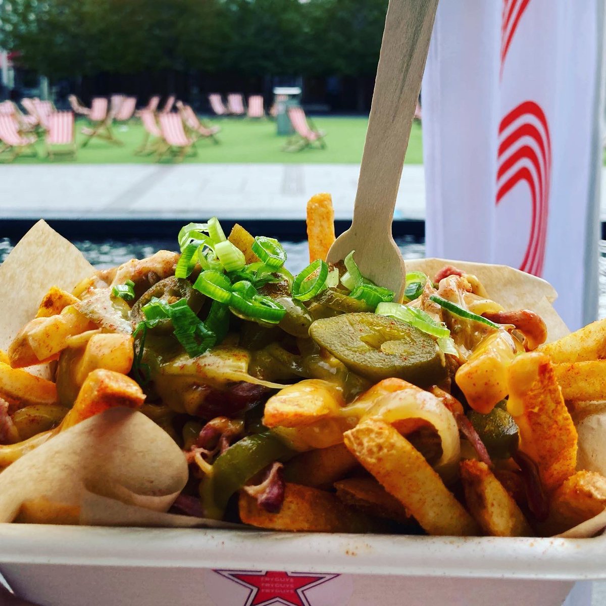 Come get yer Big Philly Style on <a href="/fryguysmk/">FryGuysMK</a>!!  Smoked Flank Steak, Griddled Onions &amp; Peppers, Nacho Cheese Sauce and Jalapeños all loaded on top of crisp, skin-on seasoned fries... Oooosh!!!!
11-5 CentreMK Queens Court opposite Starbucks #gettingjiggywithit #fryguysmk