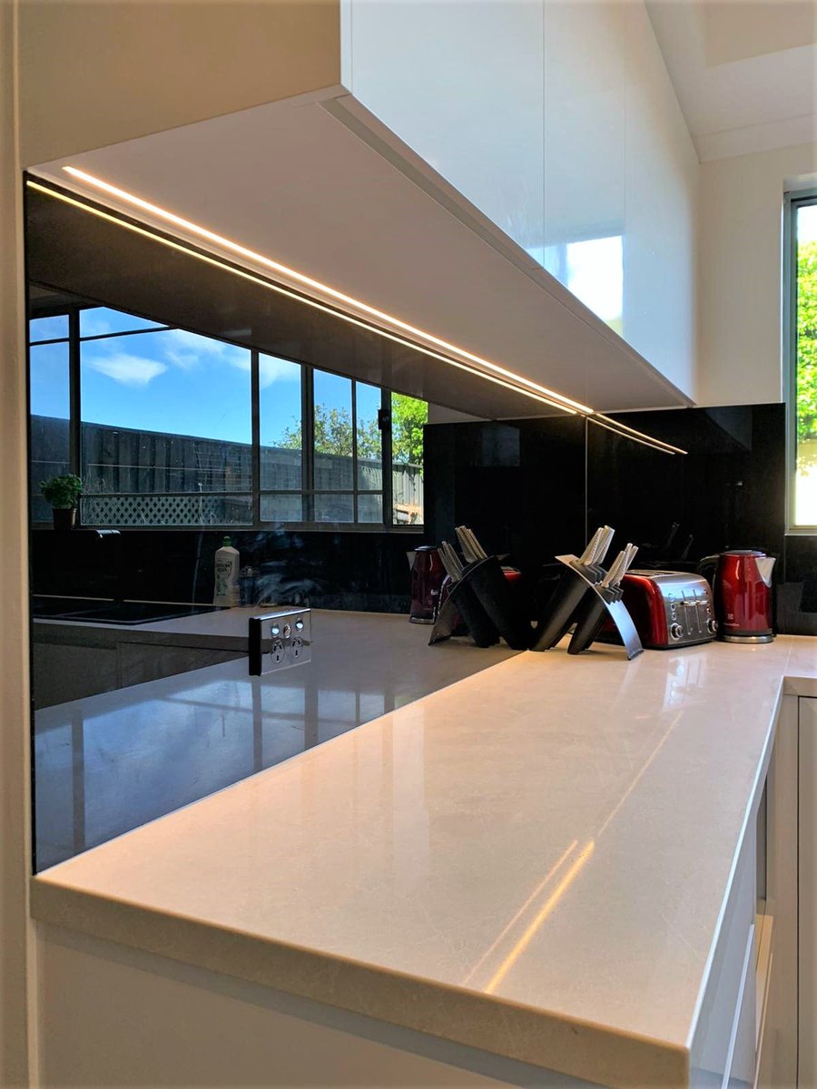 NSWSplashbacks's tweet photo. A classic and elegant match that would never go wrong, the Smokey grey toughened mirror splashbacks with white kitchens

#glass #mirror #splashback #toughenedglass #toughend #white #kitchen #Classic #elegant #match #nevergowrong #smokey #grey https://t.co/zCXoCS1b4p