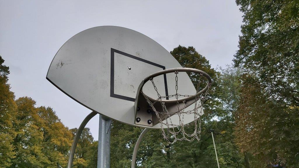 Have you noticed the new basketball hoop that has recently been installed in The Greencroft? The hoop is located near the existing one but lower in height for younger players to enjoy 🏀