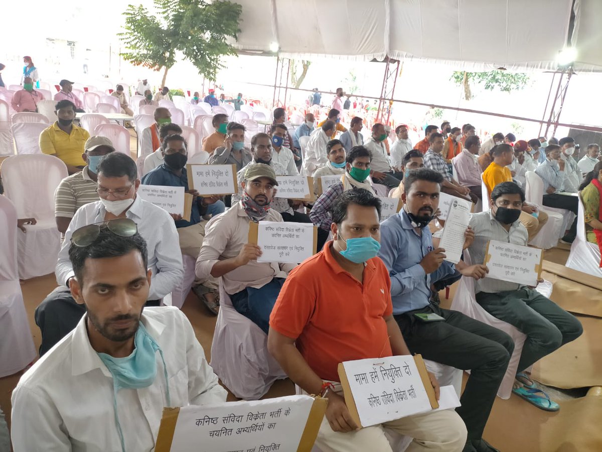 juniorsalesman1's tweet photo. @bhadoriabjp माननीय मंत्री जी क्या आपके पास जूनियर सेल्समैन की नियुक्ति के लिए समय है???
या फिर चुनाव जीतना ही आपके लिए सबसे महत्वपूर्ण विषय है https://t.co/5npfB7sJmX