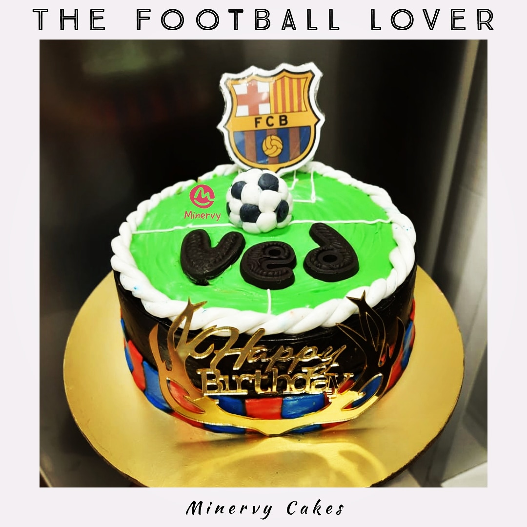 TheMinervy's tweet photo. Hello Barcelona fans🤩✌🏻
Well we've got u somethin amazing 💕🥳
Though m not much of a football person, this was so much fun working at 🥳♥️ #minervy #cake #cakes #homebaker #cakelover #dombivalikar #dombivlikar #dombivli #dombivlifoodie #birthdaycake #dombivlikars #dombivlibaker https://t.co/0FQyFFS3Ri