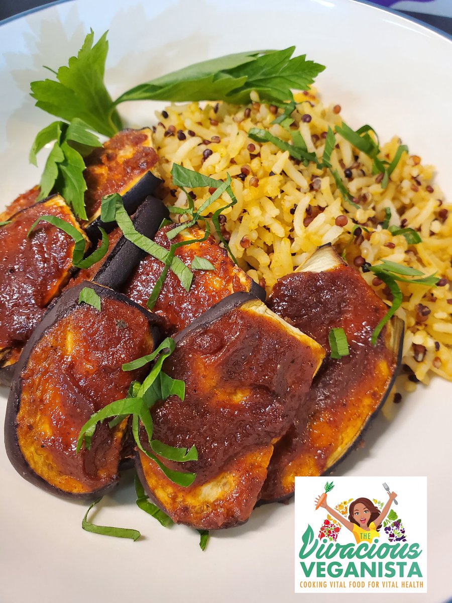 Quinoa & Brown Rice with BBQ Roasted Eggplant ... so delicious!!
.
Did you know we offer plant-based cooking classes? You can learn how to prepare meals like this, just DM us for the deets!
.
#vivaciousveganista #health #nomnom #goodeats #cleaneating #eatclean #healthytastesgood