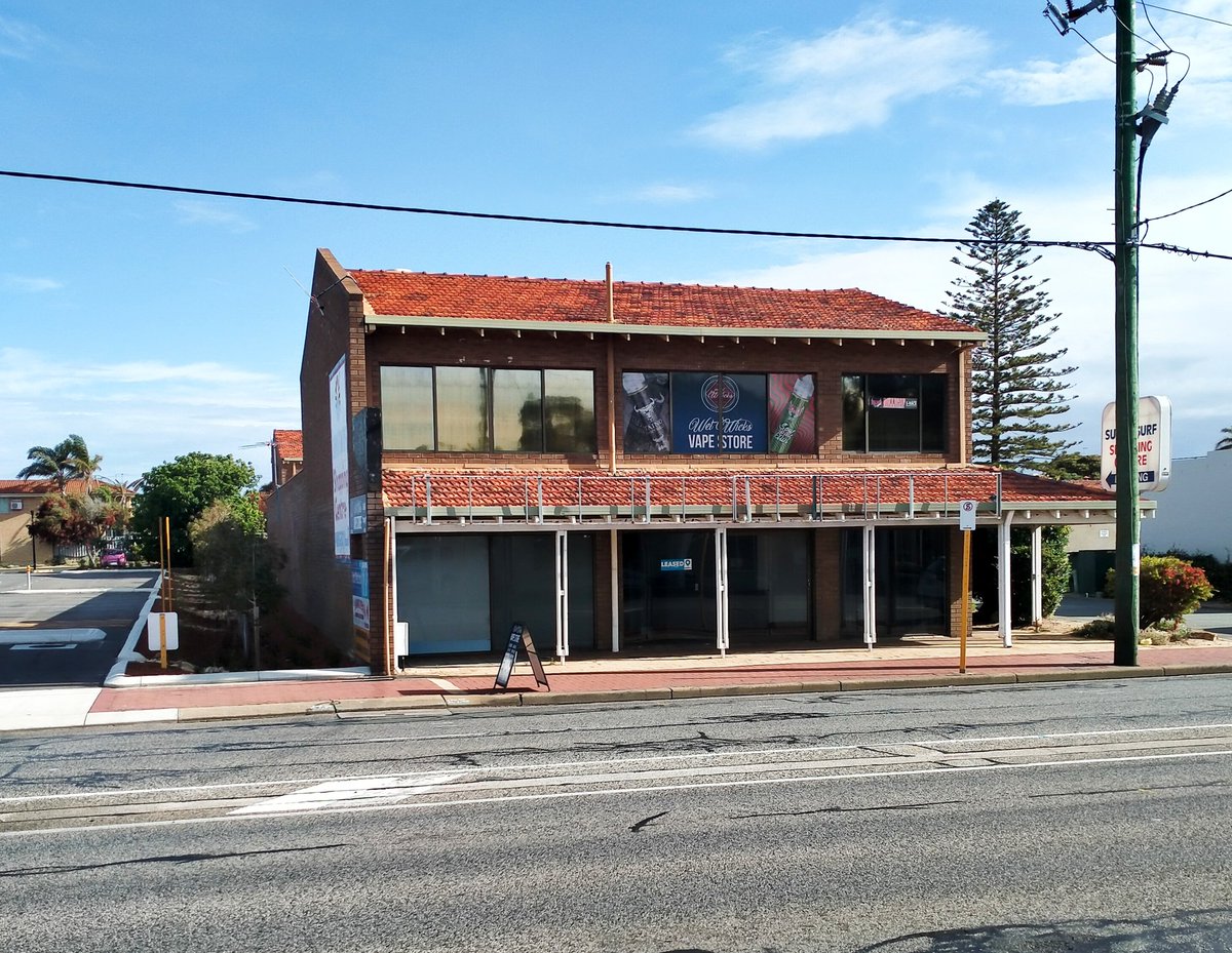 InfinityBeaut19's tweet image. So it's officially got the LEASED sign on the window, This is INFINITY BEAUTY ACADEMY new training place as of November 1st. 

To say I am over the moon is a complete and utter understatement!! 

A massive thank you to all of my amazing students, models, family and friends