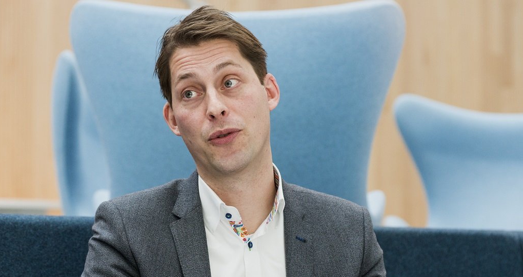 bGridSolutions's tweet image. As an office or school owner, what can you do to prevent aerogenic spread of covid-19? Hugo Jansen formerly with bGrid, currently senior advisor at @DeernsNL discusses the development of Quanta, a smart data innovation to help tackle the spread of Covid in buildings. #smartbuild