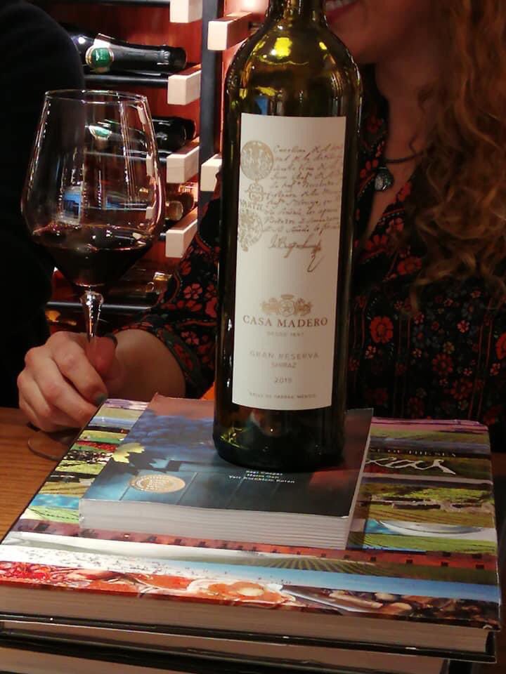 Si quieres aprender de vinos sígueme en vinos Tatiana Torres #vinostatianatorres en IG, F YT