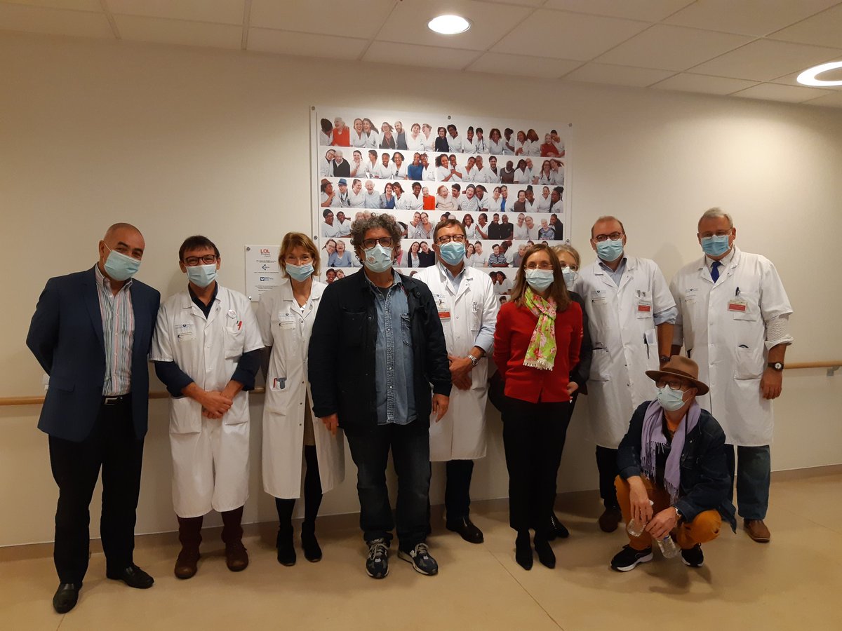 SaintePerine's tweet image. Dévoilement de la mosaïque @LOLProject réalisée début mars avec des équipes de l&apos;hôpital Sainte-Périne. Merci à @DavidKenphoto et aux personnels qui se sont prêtés au jeu 😂👏