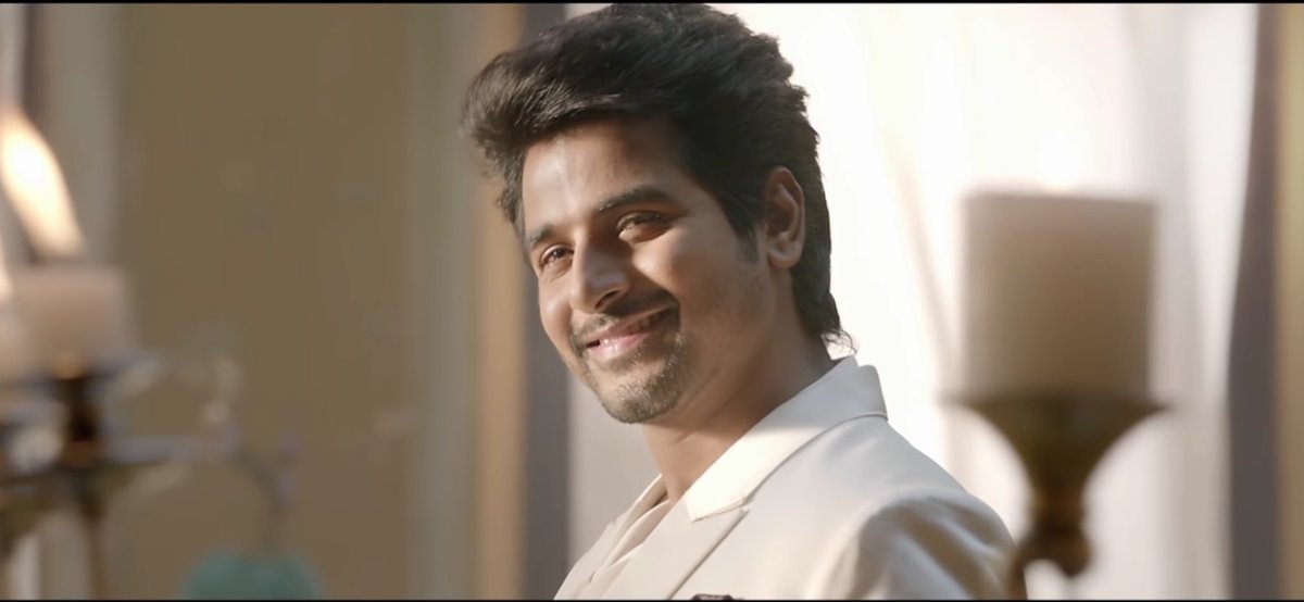 Bharti_SK17's tweet photo. This Look ❤️😍😍 most most favvvv ❤️ wanna see u again n againnnn in tis looks thalaivaa 😍😋 @Siva_Kartikeyan 😋😍😍
First one le beard n hair style ufff 😍😍😋😋
#4YrsOfREMOnticRemo
#Remo #4YearsOfBBRemo https://t.co/kZGJzkoLSR