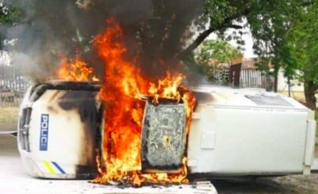 [#LimTVTalk] The recent #FarmersProtest in the #FreeState has sparked an uproar on social media with people making reference to the #EFF and #Clicks. What's your take on what is currently happening? 

#LimpopoTV WELCOME HOME