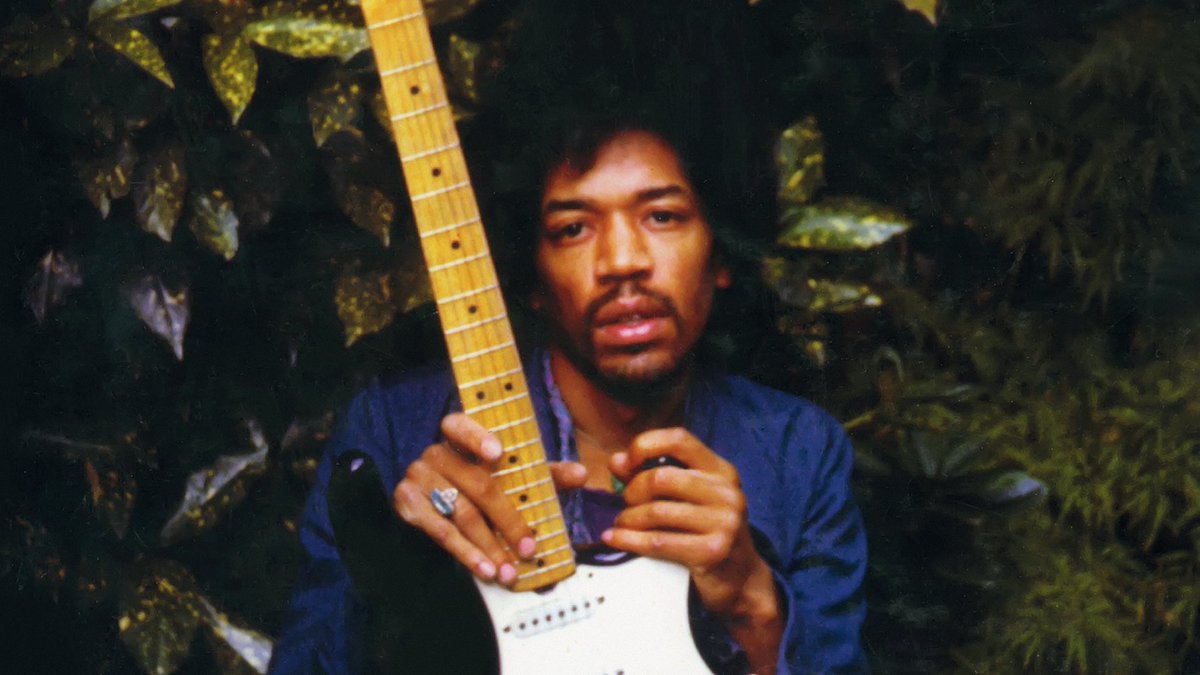 massimocanorro's tweet photo. Gli ultimi giorni di #JimiHendrix, viaggio nel mito scritto da #EnzoGentile e #RobertoCrema per #BaldiniCastoldi. Prefazione di #LeonHendrix. Su @RockGarageit: https://t.co/Xgl3VGOqRa https://t.co/nMKltRipSZ