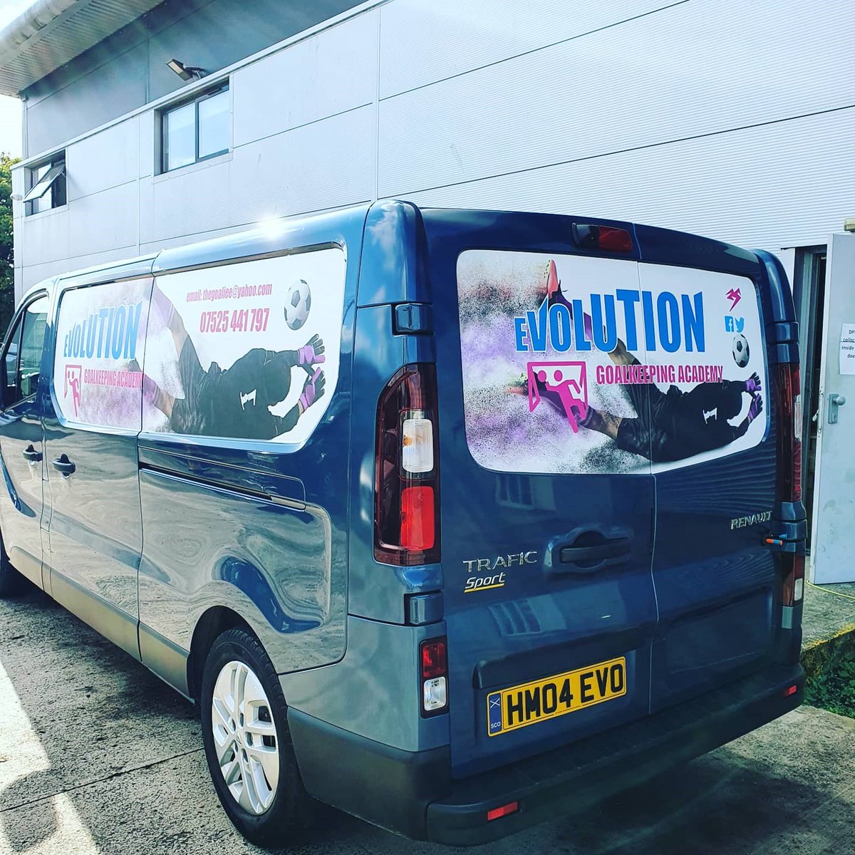 Cracking day for a wee van install @EvolutionGKA