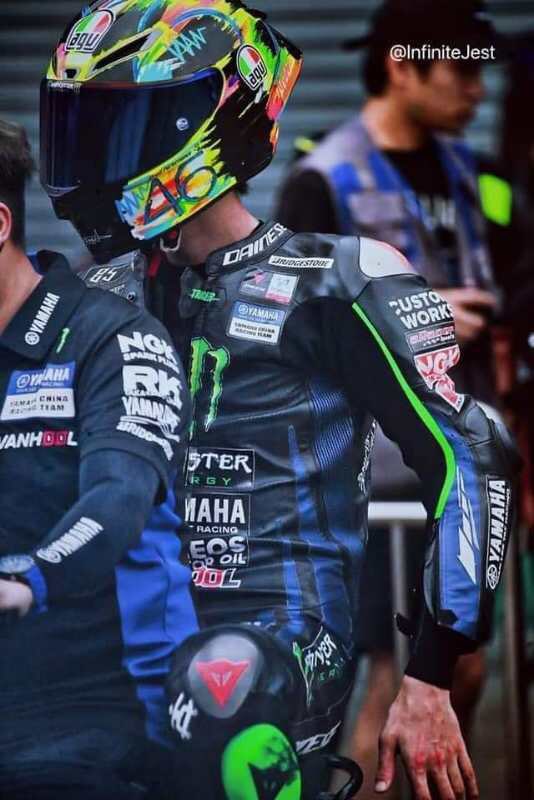apin_apyain's tweet photo. มือป๋อเป็นอะไร ทำไมแดงขนาดนี้ 
#WYBTracer85xZIC2020 #WangYiboYouDidWell #Tracer85ourChampion #หวังอี้ป๋อ王一博WangYibo https://t.co/Twz0EFZGt1