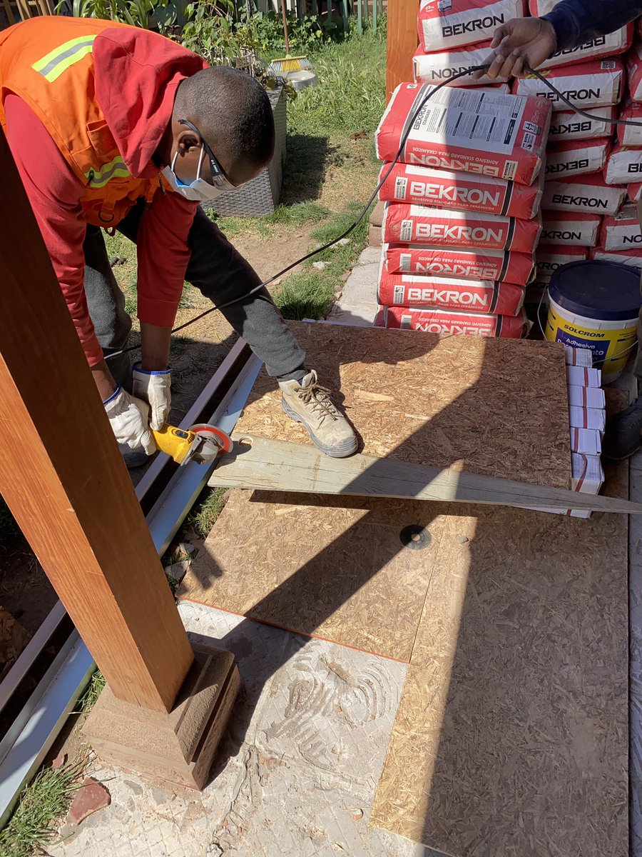 MwChile's tweet photo. Paso a paso con cautela reencontrándonos con nuestros usuarios finales en obras y entregando toda nuestra asesoría para sus proyectos Cortadoras Rubi... @rubitools #rubitools @Rubi_UK_IRE @RubiTools_Es https://t.co/oDaoumi0bH