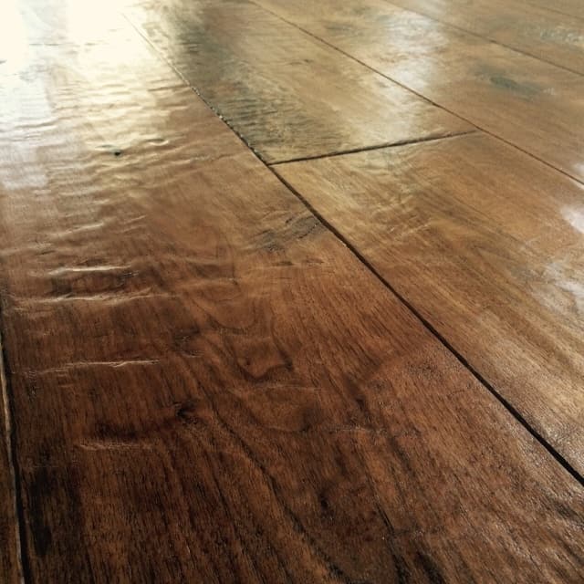 KwaterskiInc's tweet photo. Interested in adding a texture to your hardwood floor? Check out this article from Hardwood Floors Magazine: https://t.co/tpYlkbZZEV

#WednesdayWisdom #woodproducts #woodflooring https://t.co/ghhuJMxJTG