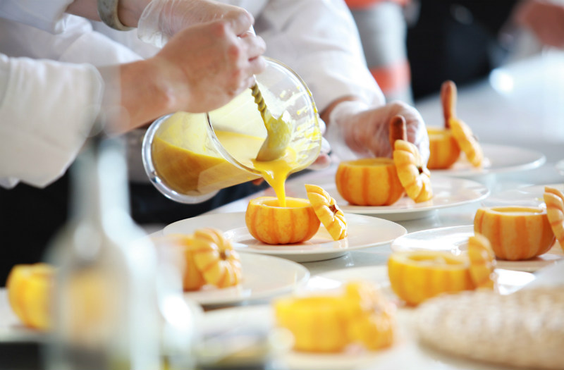 MasterClassCour's tweet photo. ¿Sabías que el origen las Estrellas Michelin poco tuvo que ver con la cocina? Entérate de cómo nació el premio más prestigioso para cocineros en: 
https://t.co/PDWREYp798

#EstrellasMichelin #Sabiasque #Masterclasscourses https://t.co/Nm0V3nQ65L