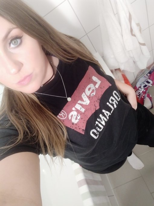 Hey S&uuml;&szlig;er ich w&uuml;nsche dir einen geilen Tag ;)   https://t.co/mOTREPaRXP  visit my page darling   #camgirl<a href="/tag/online"class="tags"><span>#online</span></a><a href="/tag/camgirl"class="tags"><span>#camgirl</span></a><a href="/tag/livecam"class="tags"><span>#livecam</span></a><a href="/tag/versaut"class="tags"><span>#versaut</span></a><a href="/tag/heiss"class="tags"><span>#heiss</span></a><a href="/tag/geil"class="tags"><span>#geil</span></a>