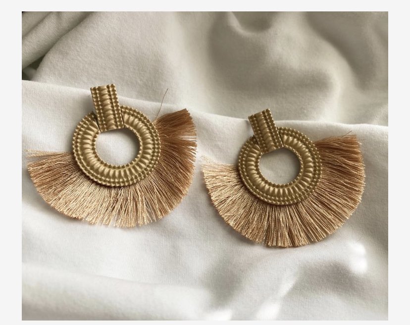 __karinascloset's tweet photo. Now available 🥳 https://t.co/7K1KZoSZCu under the jewelry section, check them out! 
#karinascloset #onlineboutique #shopsmall #fashionblogger #boutiqueshop #boutiquelife #shoplocal #ootd #smallbusiness #boutiquejewelry #womensfashion #fallfashion #accessories #earrings https://t.co/nDdz0wY6JO
