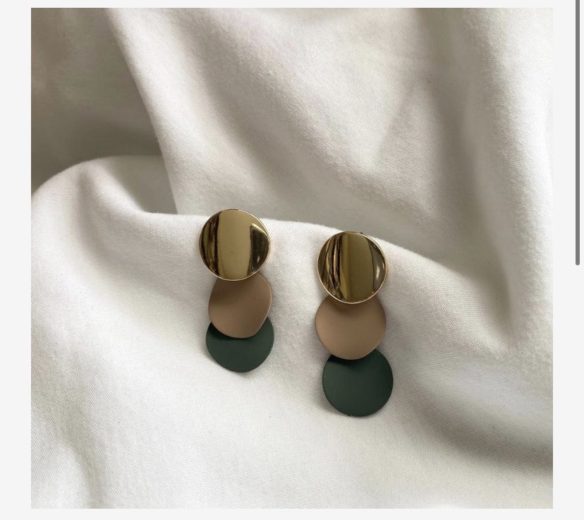 __karinascloset's tweet photo. Now available 🥳 https://t.co/7K1KZoSZCu under the jewelry section, check them out! 
#karinascloset #onlineboutique #shopsmall #fashionblogger #boutiqueshop #boutiquelife #shoplocal #ootd #smallbusiness #boutiquejewelry #womensfashion #fallfashion #accessories #earrings https://t.co/nDdz0wY6JO
