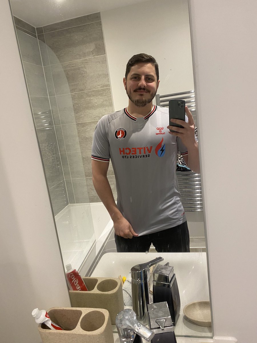 CDSummerfield's tweet photo. The mrs surprised me with the new @CAFCofficial kit today, the away one is pure 🔥 😍 https://t.co/tXyE4aBomQ