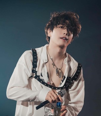 kyotree_h's tweet photo. 박효신 소골 최애인 사람 손,!!!✋🤚 https://t.co/iAZ38PjG0E