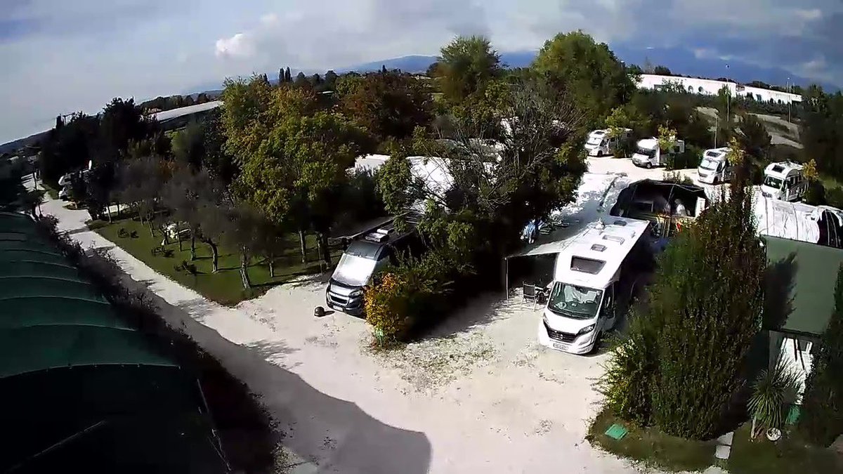 EbisOnTour's tweet photo. #megamobil #vanlife #kastenwagen #wohnmobil #camping @ebisontour.de https://t.co/h7sRWnLio9