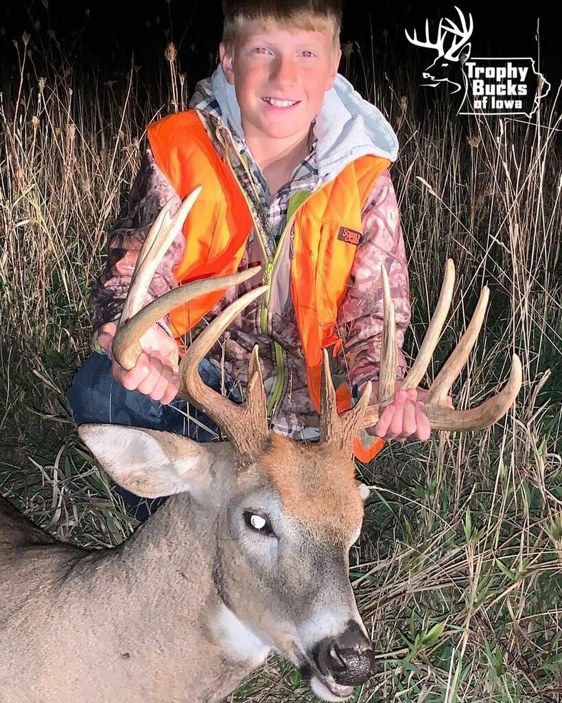 iowatrophybucks's tweet photo. Congrats to 13 year old Gavin in Guthrie County, on harvesting this great buck! #Trophybucksofiowa #shareyourtrophy #iowa #deer #whitetail #youthhunting https://t.co/k3ZdU9iBRT https://t.co/IOxdhraKOB