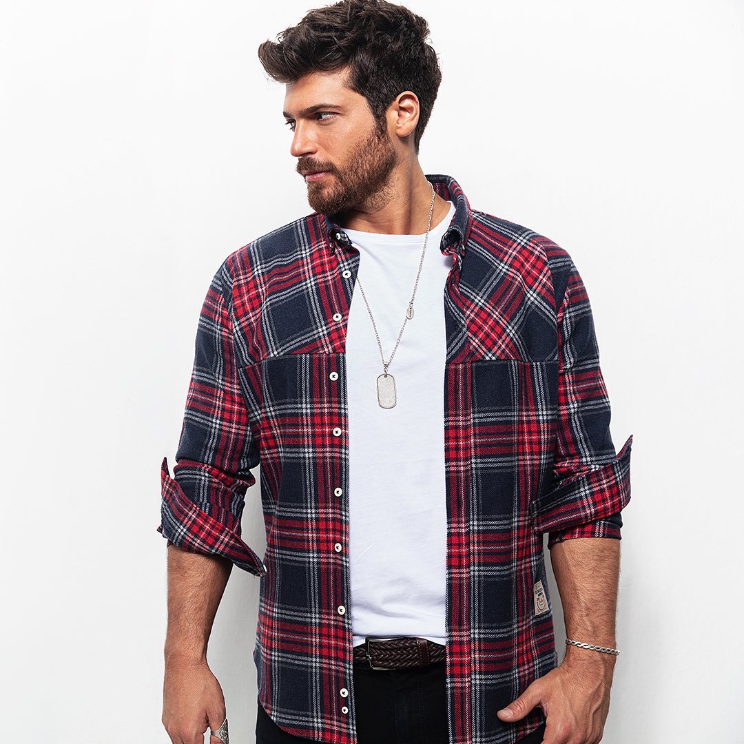 CanYamanNews's tweet photo. Çok tarz.❤💥
⤷ #CanYaman #görünürol https://t.co/6HFHzvLggW