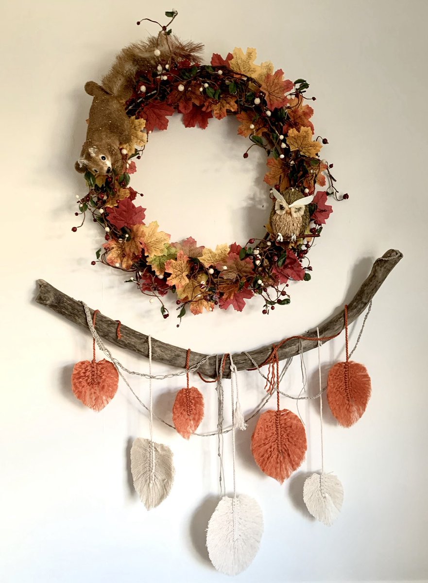 totallyFabi's tweet photo. fed up with the weather, the restrictions and the general doom and gloom we decided to cheer ourselves up and decorate for the season, autumn wreath, haunted house, Halloween tree and all!! Wont lie it Absolutely worked and gave a needed snuggly vibe!
#bigKids #MakeYourselfSmile https://t.co/AyCFPdfXBB