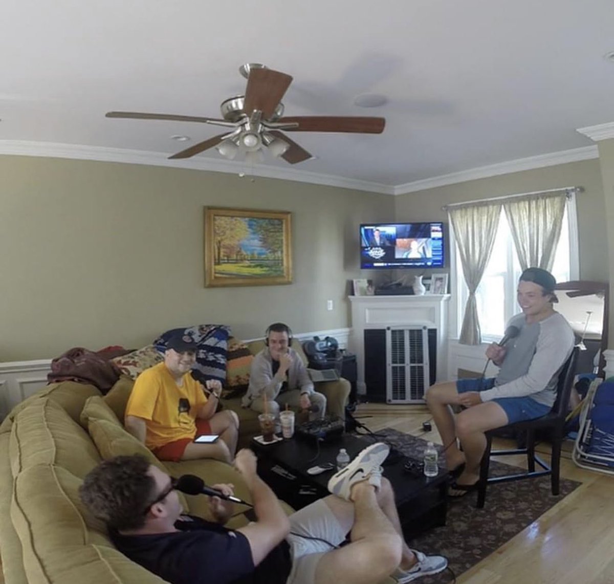 spittinchiclets's tweet image. how it started     vs      how it’s going