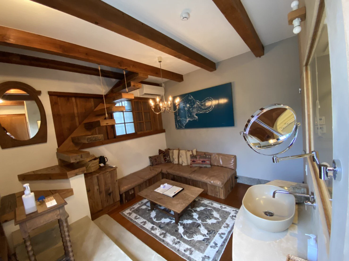 室内が素敵な宿泊施設！だけど外観とのギャップがありすぎｗｗ