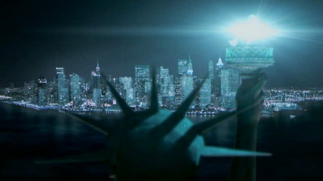 In the movie Men in Black II, the statue’s torch is actually a giant Neuralyzer, a handheld device that uses a bright white flash to wipe people’s minds. At the end of the movie, the torch is activated and it illuminates the sky, erasing the memory of everyone in New York City.