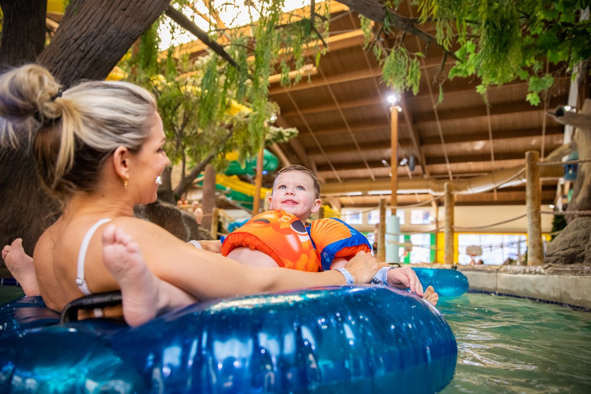 Want to come play just for the day? We've just launched a Daycation package, which gives you a suite from 3-11 pm and 4 waterpark passes. Sun-Thurs only. Book here: https://t.co/xwDq91fz3E https://t.co/Fh0d2G0cTr