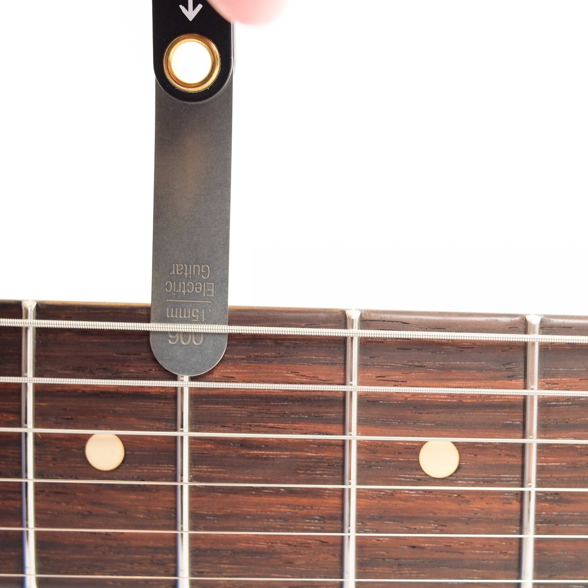 MaficoBV's tweet photo. Thuis aan de slag met het afstellen van je gitaar? @MusicNomadCare helpt je graag met tools &amp; tips, zoals de nieuwe Truss Rod Gauge #luthiers #guitartech #thuiswerken #werkbank #guitaarreparatie https://t.co/cp9ElNaVLr