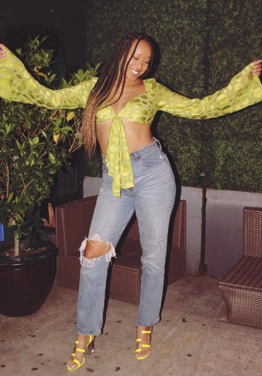 The DL (@thedlnyc) on Twitter photo #HumpDay Shout-Out To One Of Our Favorites Ladies <a href="/taelanaomi/">Taela Naomi</a> On The Rooftop During @rumandpumpumshorts ⚡️🌴✨🍾 #HumpDay Shout-Out To One Of Our Favorites Ladies <a href="/taelanaomi/">Taela Naomi</a> On The Rooftop During @rumandpumpumshorts ⚡️🌴✨🍾