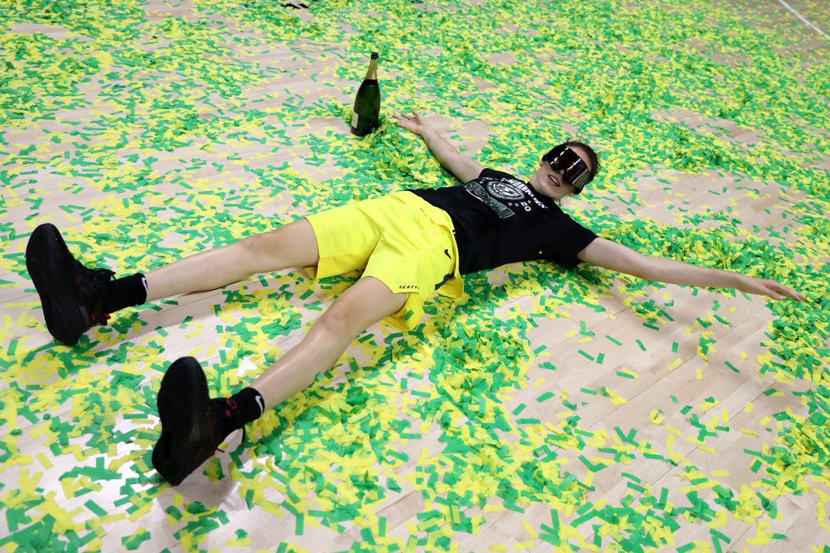 WNBA's tweet image. Stewie's Basketball Resume 📃

✔ 4x NCAA Champion
✔ 4x NCAA Tournament MOP
✔ 3x Consensus National College POY
✔ 2016 WNBA Rookie of the Year
✔ 2016 Olympic Gold Medalist
✔ 2018 WNBA MVP
✔ 2x WNBA Champion
✔ 2x WNBA Finals MVP

...At 26. What about it? 🤷‍♀️