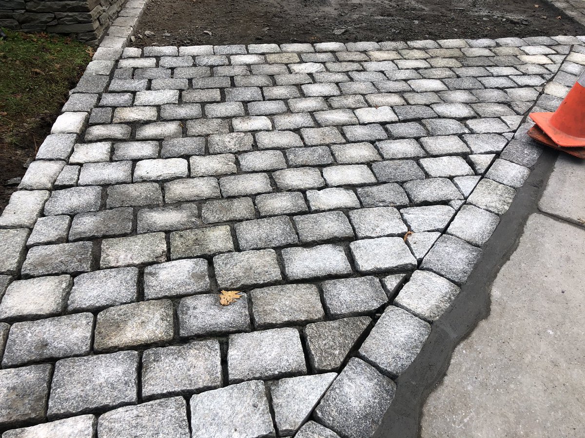 IeraciCorp's tweet photo. Check out this cobblestones an asphalt driveway!!!Newton, MA #landscaping #ieracilandscaping #ieraci https://t.co/S4QeOxf0gF