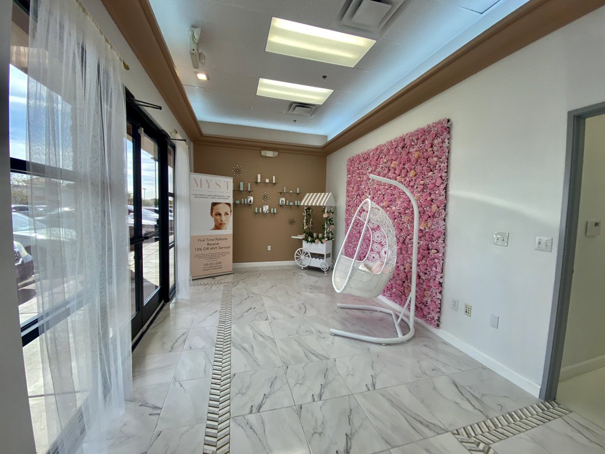 TONIGHT AT 6PM on <a href="/KTNV/">KTNV | Channel 13 News Las Vegas</a> step inside #MystBeautyBarAndMedSpa 💁‍♀️ where #Beauty meets #Safety! 

<a href="/aliciapattillo/">Alicia Pattillo</a> shows you how this #spa is surviving during the #pandemic.