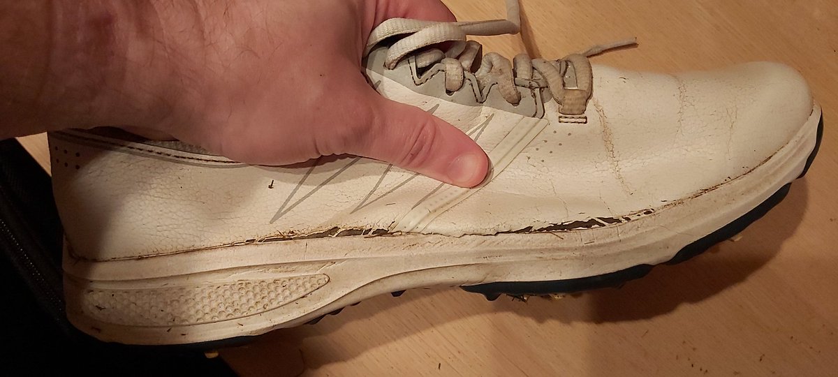Golfing_Stu's tweet photo. Don't recommend @skechersGOuk Go Golf Torque golf shoes. Only had them 4 months and they leak and now the sole is coming away from the leather on both shoes. https://t.co/shHvovHIUx