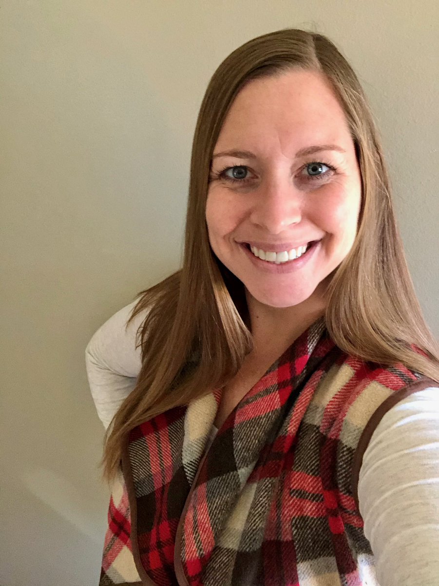GEFaCS's tweet photo. happy fall, y’all!!!! 🧡🤎 “flannel and fall” might be the best #HomeStaying theme yet??? I mean, come on 😍🍂🍁🎃☕️ #weareeast #glenbardpride @GE_Rams https://t.co/pkQDl3Db59