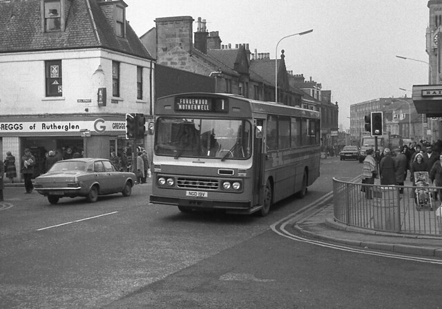 Main Street, Wishaw. (1980) Pic: John Law.